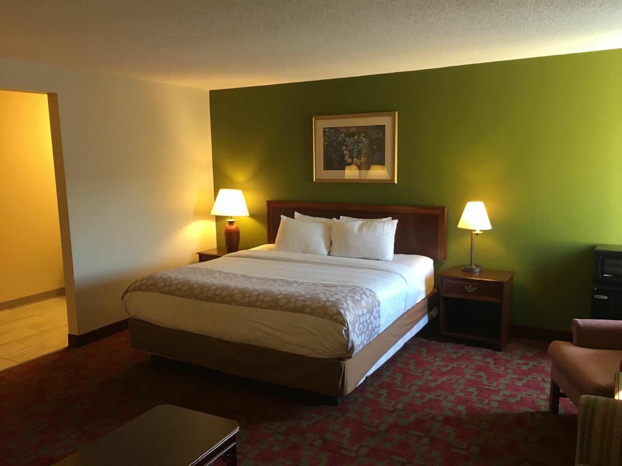 Quality Inn & Suites Milwaukee Exterior photo
